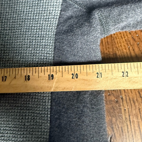 Eddie Bauer Men's Charcoal Crewneck‎ Sweater L - Picture 3 of 5